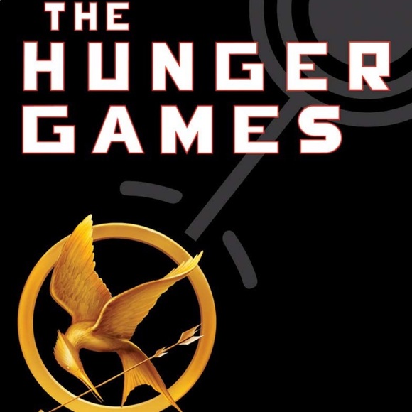 NWT The Hunger Games Paperback by Suzanne Collins - Picture 1 of 2